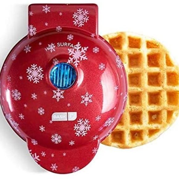 NEW in box - Dash Wonderful Mini Waffle Gift Set Red w/ White Snowflakes - Picture 1 of 1